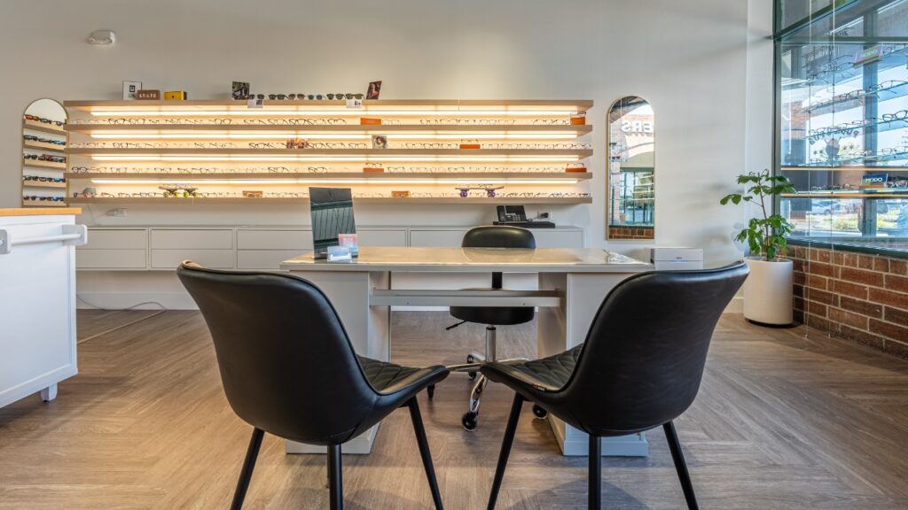 Eye Doctor Near Libertyville Interior Desk